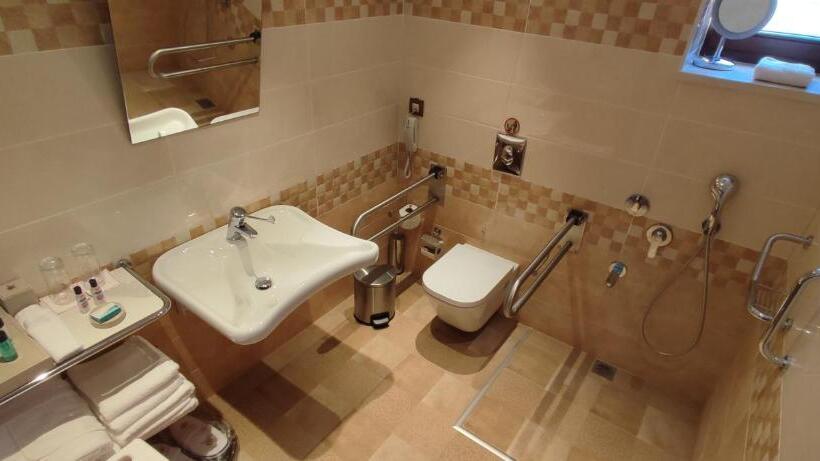 חדר סטנדרט מותאם לאדם עם מוגבלויות, Mystras Grand Palace Resort & Spa