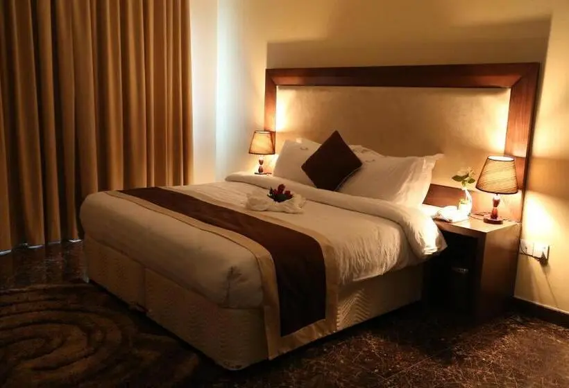 سوئیت خانواده 2 خوابه, Belle Tower Apartments