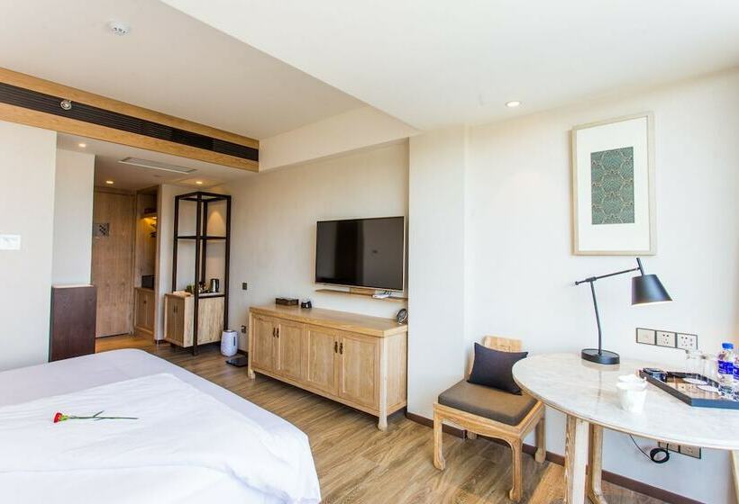 수피리어 룸, Dali Lridescent Clouds