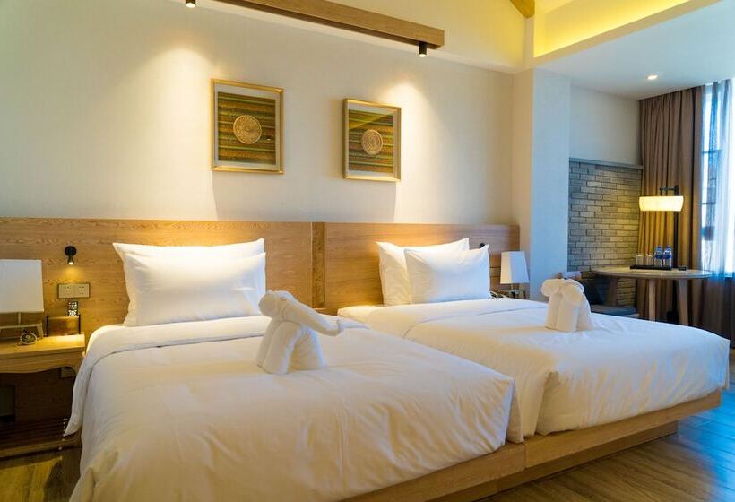 디럭스 룸, Dali Lridescent Clouds