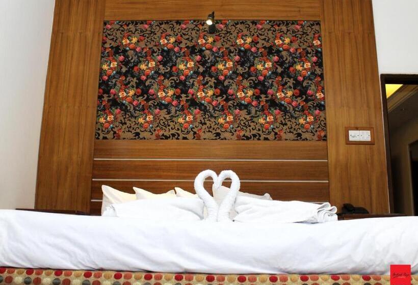 سوییت, Nagar Valley Hotel Ltd