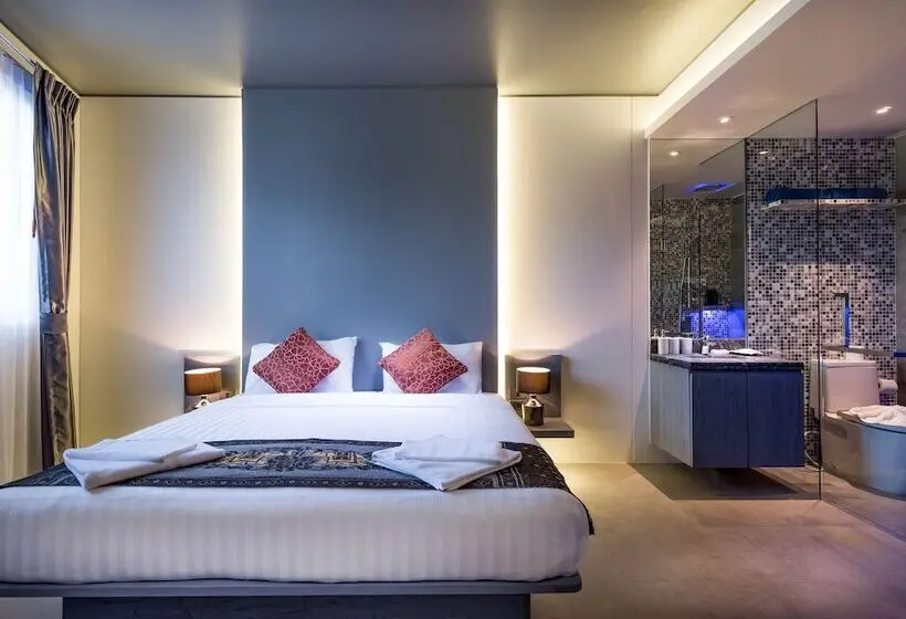 اتاق لوکس, Kamala Resotel