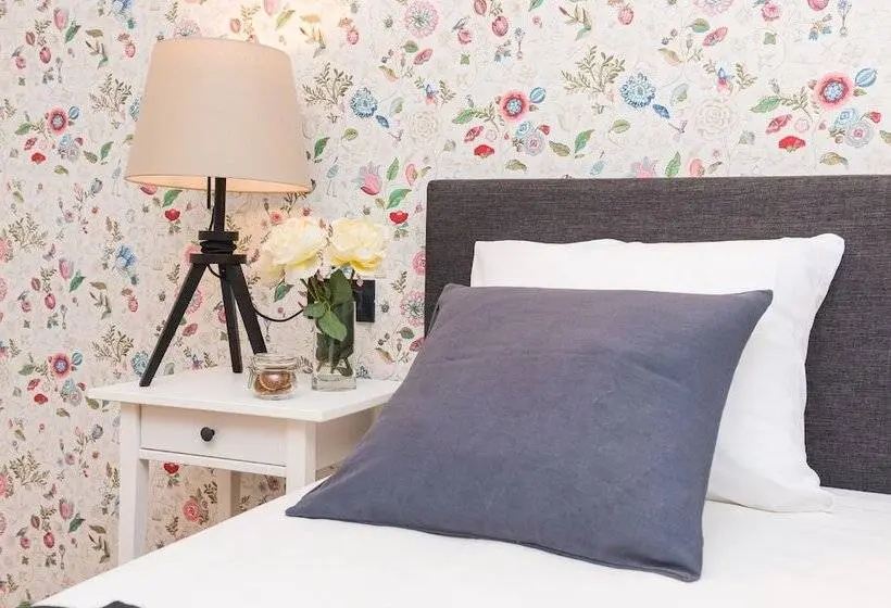 デラックスルーム, Art Home Arthur By Duhomes