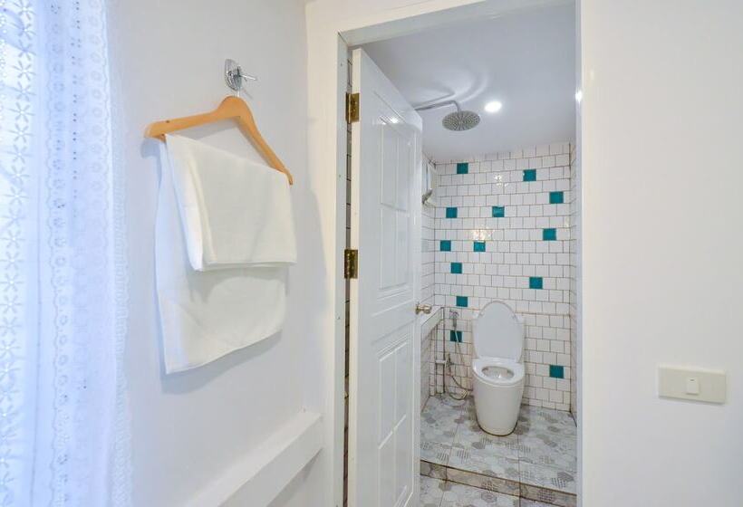 Delüks Oda, Baan Baan Hostel
