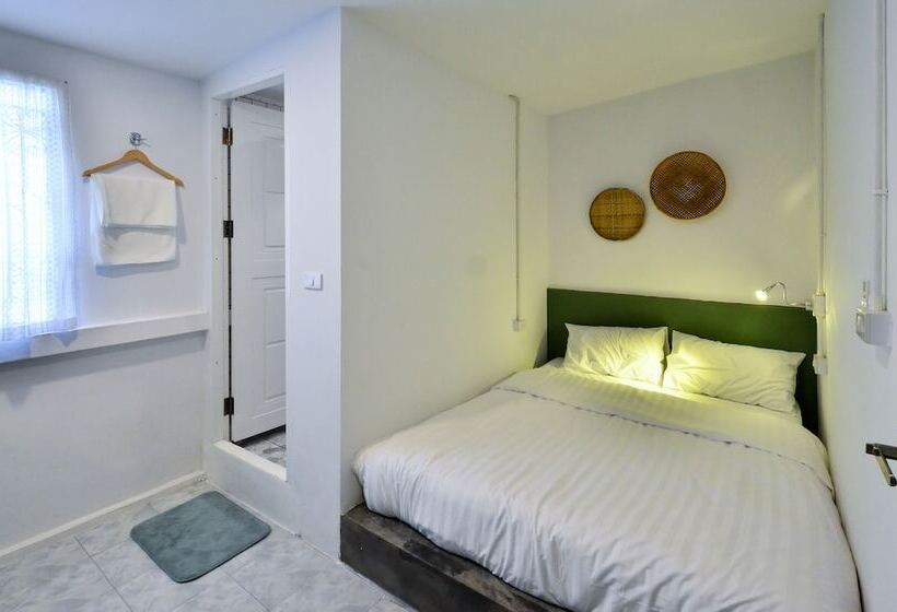 디럭스 룸, Baan Baan Hostel