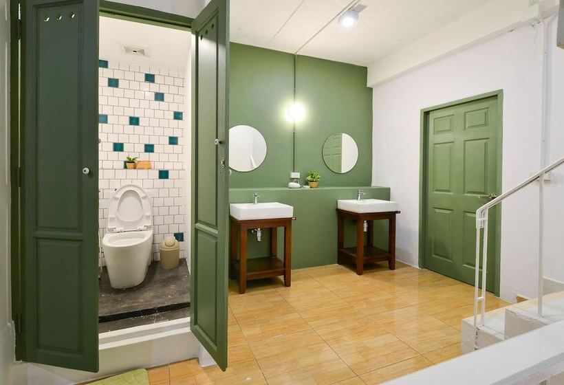 Delüks Oda, Baan Baan Hostel