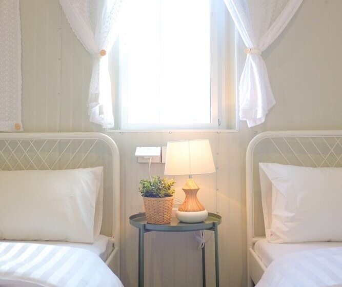 디럭스 룸, Baan Baan Hostel