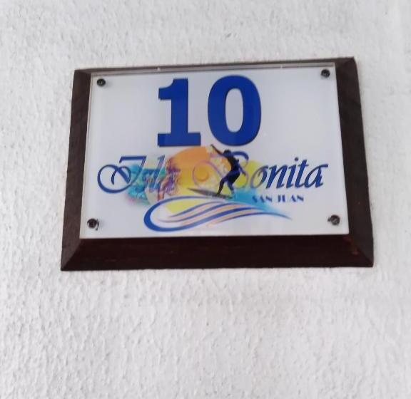 اتاق لوکس, Isla Bonita Beach Resort