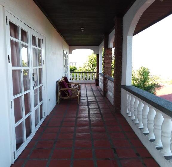 سوییت خانوادگی, Isla Bonita Beach Resort