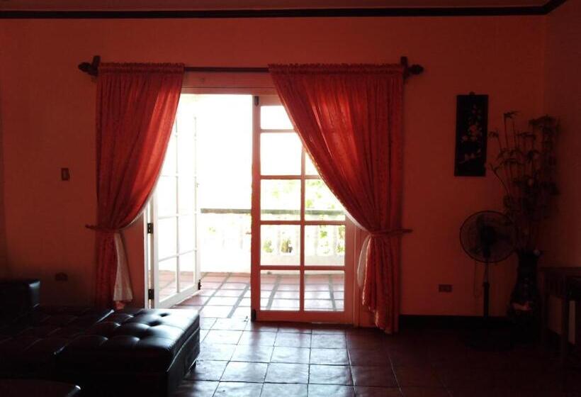 سوییت خانوادگی, Isla Bonita Beach Resort