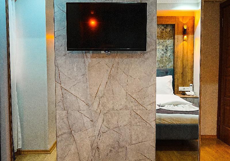 家庭间, Montan Hakata