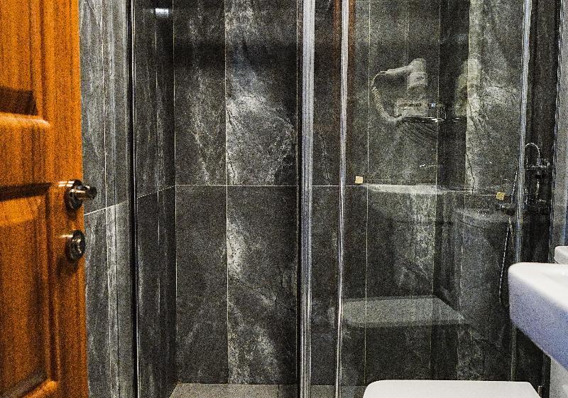 家庭间, Montan Hakata