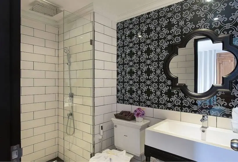 デラックスルーム, The Symphony Suites Pattaya