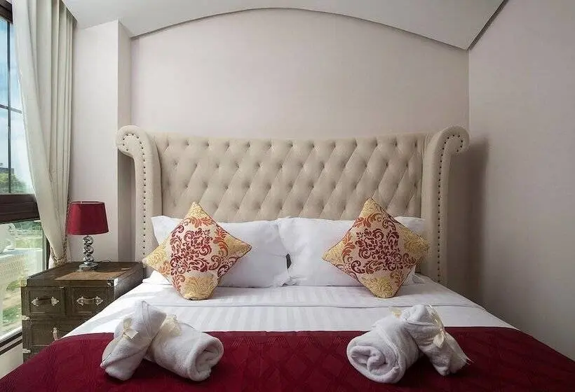 デラックスルーム, The Symphony Suites Pattaya