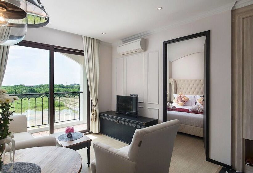 اتاق لوکس, The Symphony Suites Pattaya
