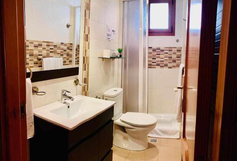 اتاق استاندارد با بالکن, Hostal Segovia Adults Only