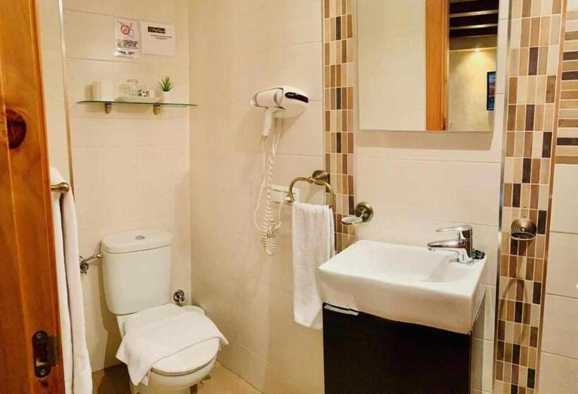 اتاق استاندارد با بالکن, Hostal Segovia Adults Only