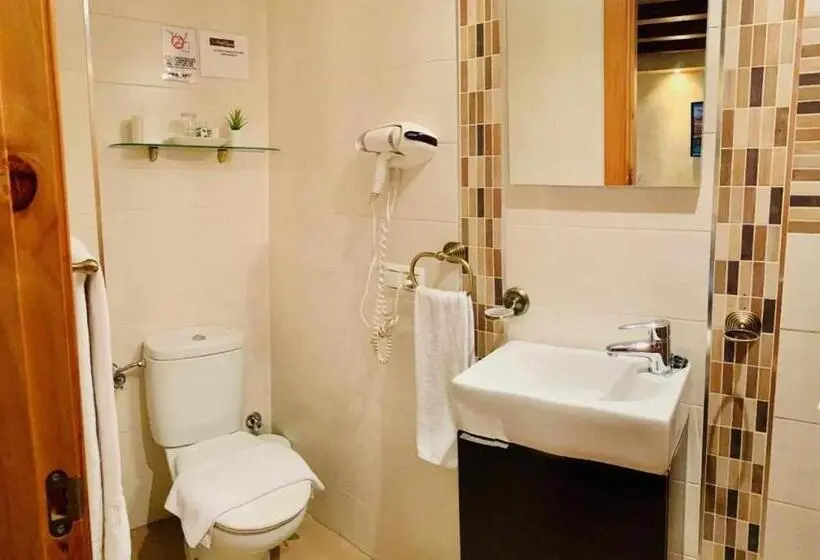 バルコニー付きスタンダードルーム, Hostal Segovia Adults Only