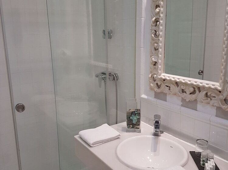 اتاق استاندارد با بالکن, Hostal Segovia Adults Only