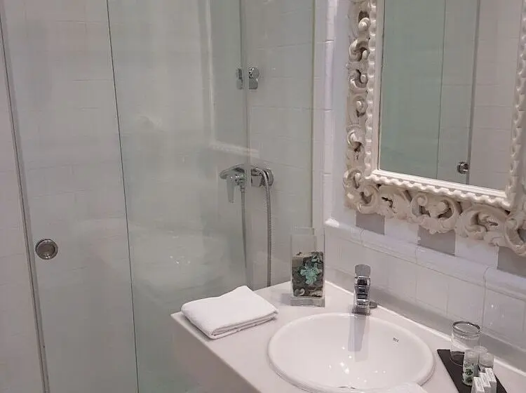 バルコニー付きスタンダードルーム, Hostal Segovia Adults Only