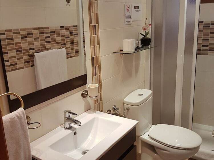 اتاق اکونومی, Hostal Segovia Adults Only