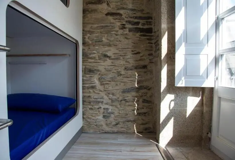 Standardeinzelzimmer, Hostel Cross