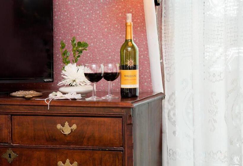 带特大床的标准间, Inn Victoria