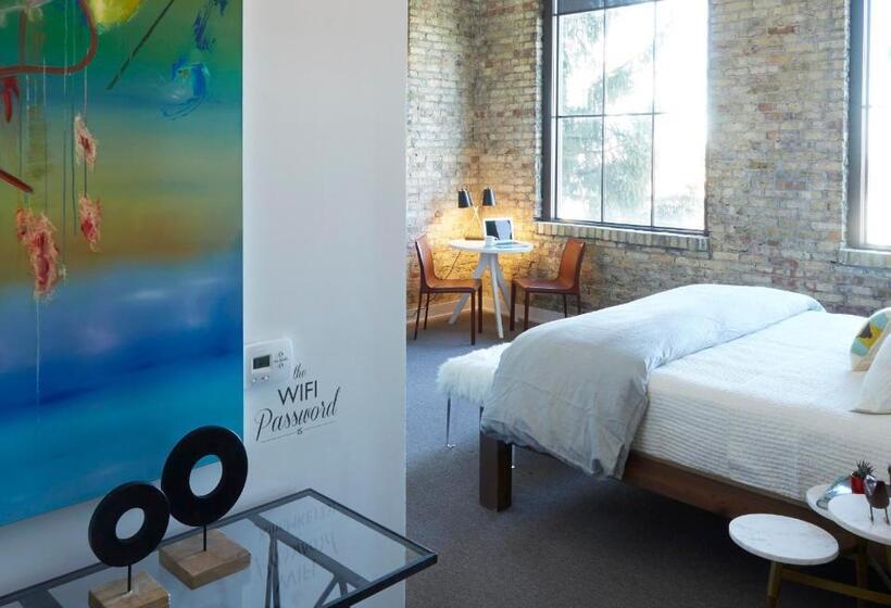 스위트 킹사이즈 침대, Kinn Guesthouse Bay View