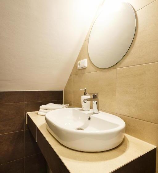 غرفة كلاسيكية ثلاثية, Penzión Darinka