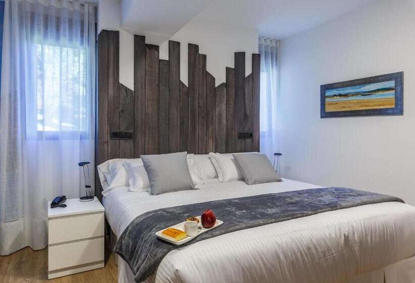 חדק דלוקס עם ג'קוזי, Suite Home Sardinero