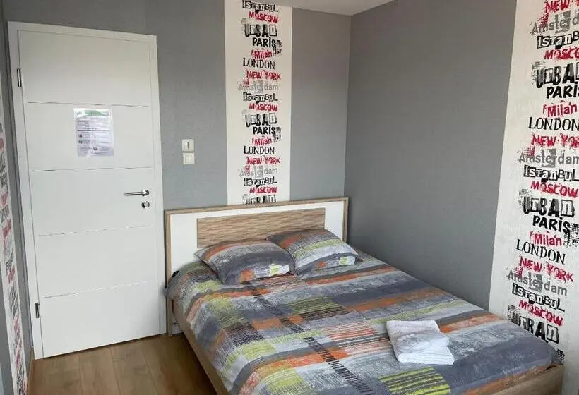 浴室共有ファミリールーム, Chambre D Hôtes Au Coeur De Nancyb&b