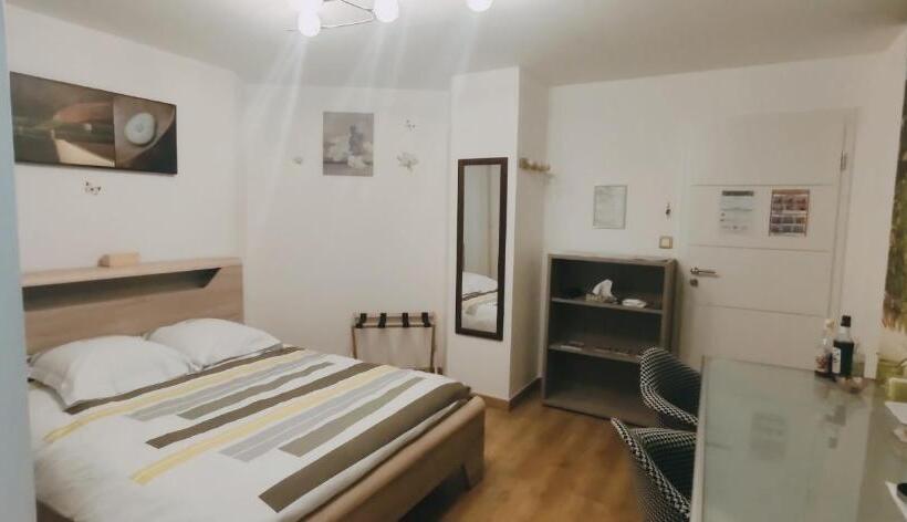 Семейный Номер Совместный Санузел, Chambre D Hôtes Au Coeur De Nancyb&b