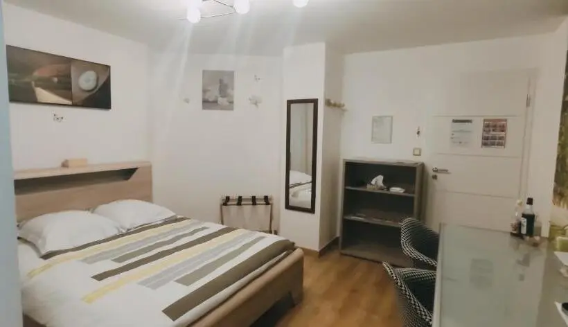 浴室共有ファミリールーム, Chambre D Hôtes Au Coeur De Nancyb&b