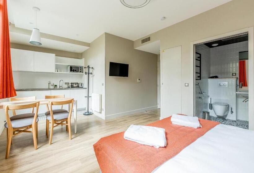 Superior suite with garden view, Edgar Suites Expo Paris Porte De Versailles