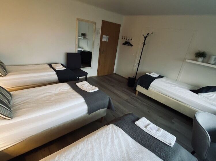 اتاق چهار تخته با دستشویی مشترک, Guesthouse Carina