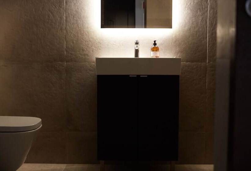 اتاق استاندارد, Keflavik Micro Suites