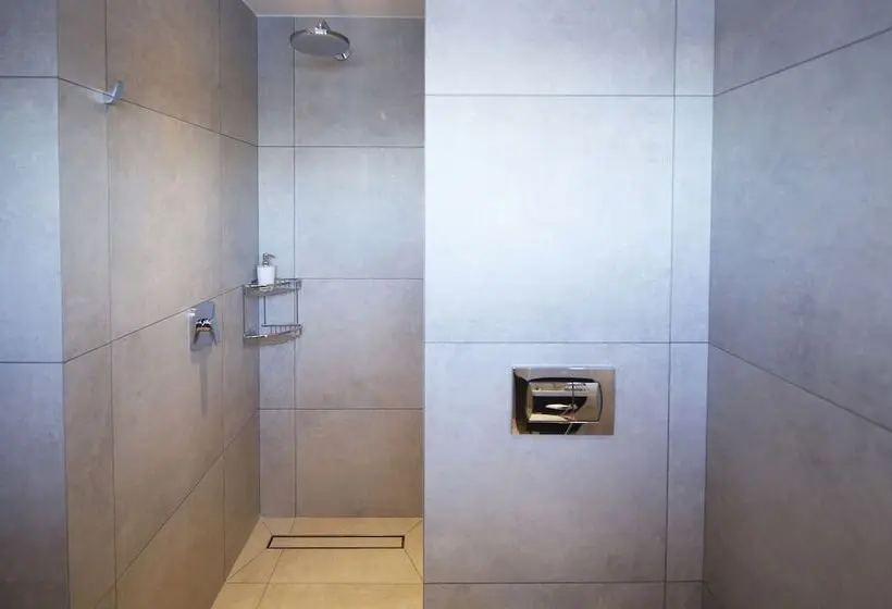 سوییت جونیور, Keflavik Micro Suites