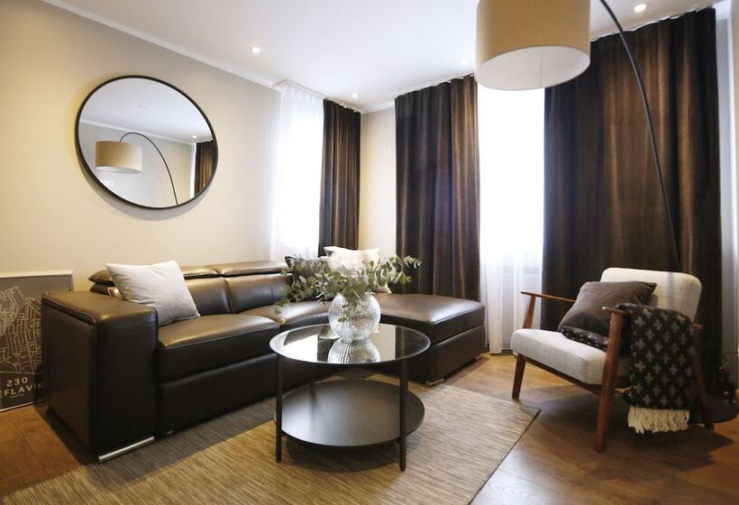 سوییت جونیور, Keflavik Micro Suites