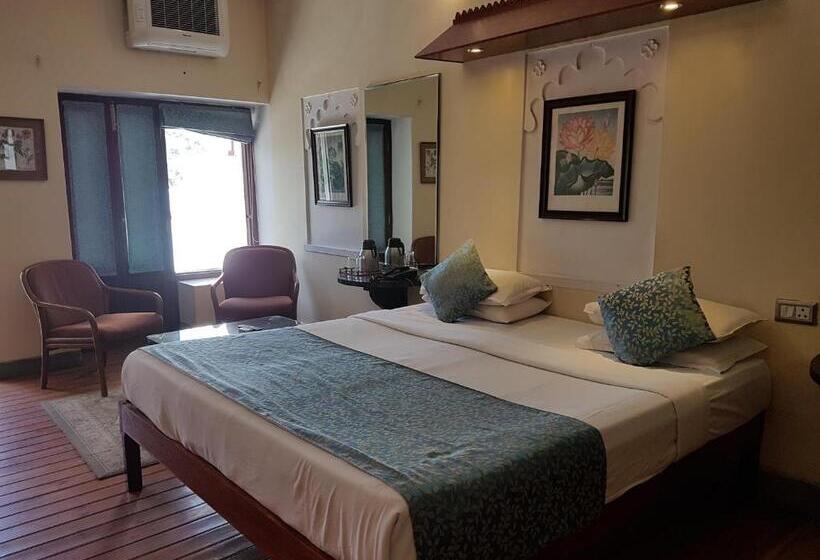 Номер Deluxe с Балконом, Kesar Bhawan Palace