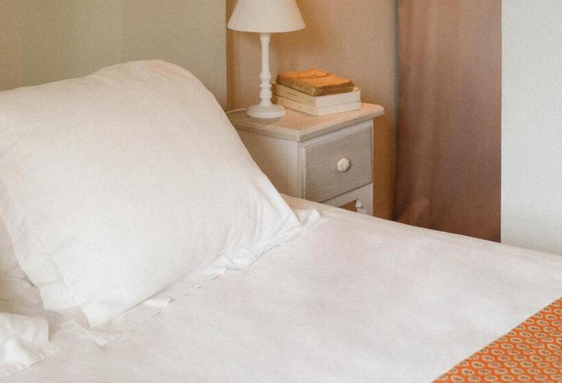 شقة سوبيريور 3 غرف نوم, Le Galinier, Lourmarin, An Authentic Beaumier Guesthouse