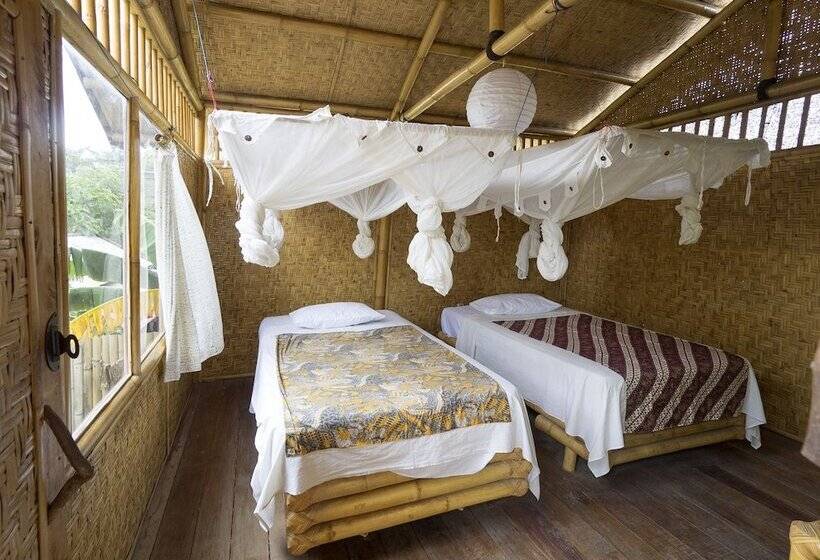 Łóżko we Wspólnym Pokoju, Guava Garden