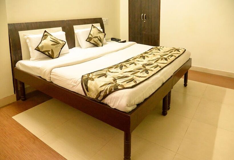 Standardrum, OYO 7609 Hotel Dolphin