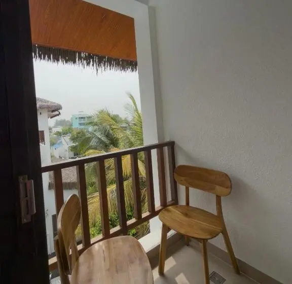 اتاق لوکس با بالکن, Cocomo Maldives