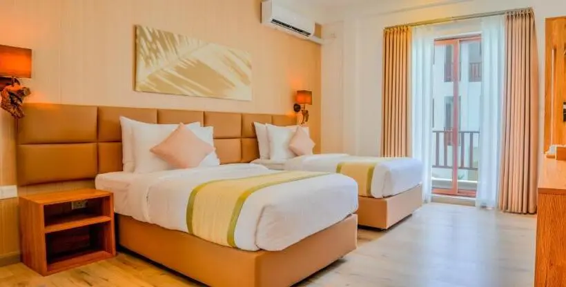 اتاق لوکس با بالکن, Cocomo Maldives
