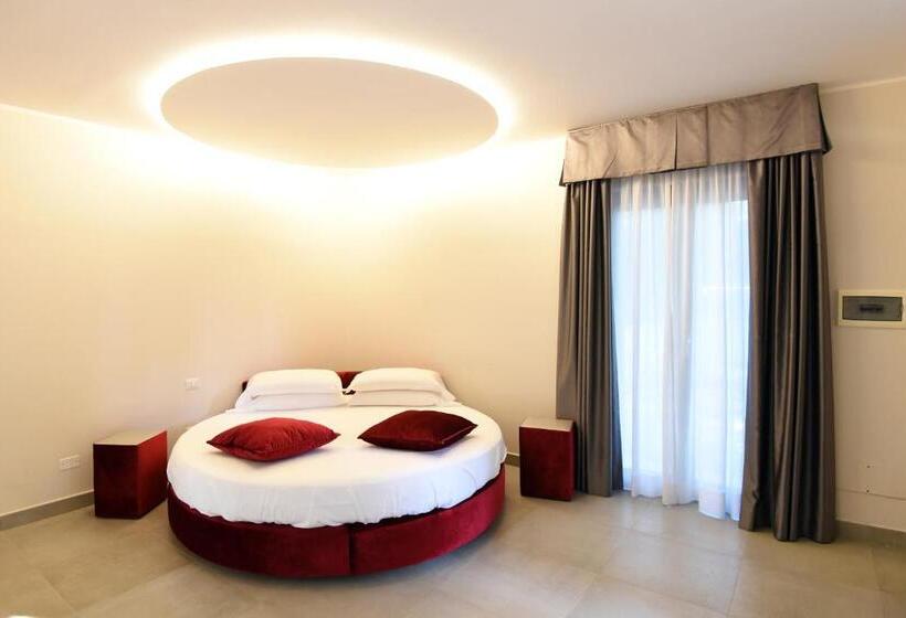 キングサイズベッドのデラックスルーム, Agriturismo Borgo Imperiale