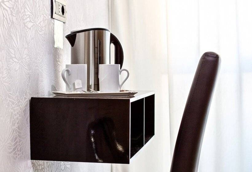 高级大房间, Aiello Rooms