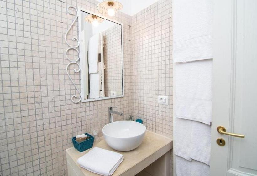 جناح عائلي, Borgo Rosso Terra