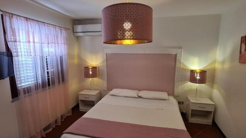 テラス付きスタンダードルーム, Voilà Rooms Guest House