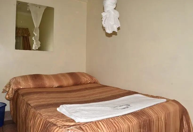 اتاق استاندارد یک نفره, Ibis Hotel Nanyuki