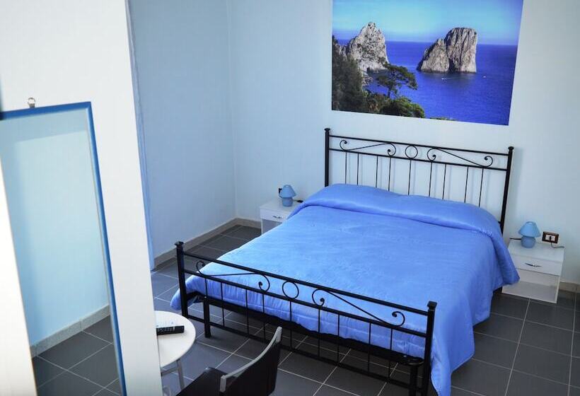 اتاق سوپریور سه تخته, Napoli Station B&b